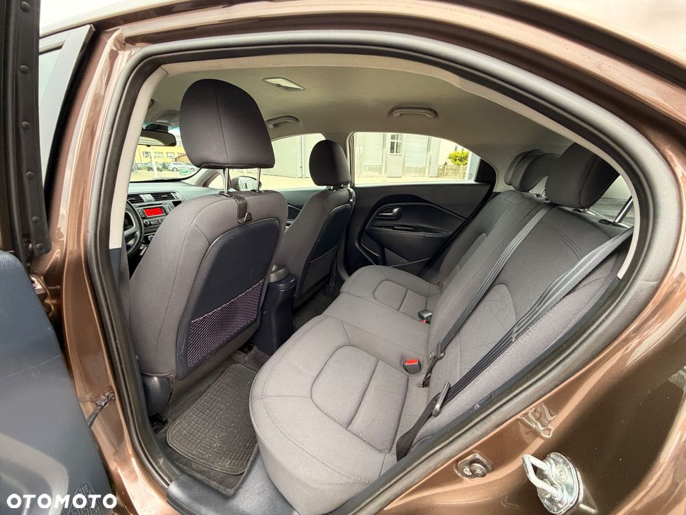 Kia Rio 1.4 Dream Team Edition - 17