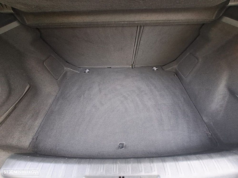 Peugeot 308 1.2 PureTech Allure J17 - 16