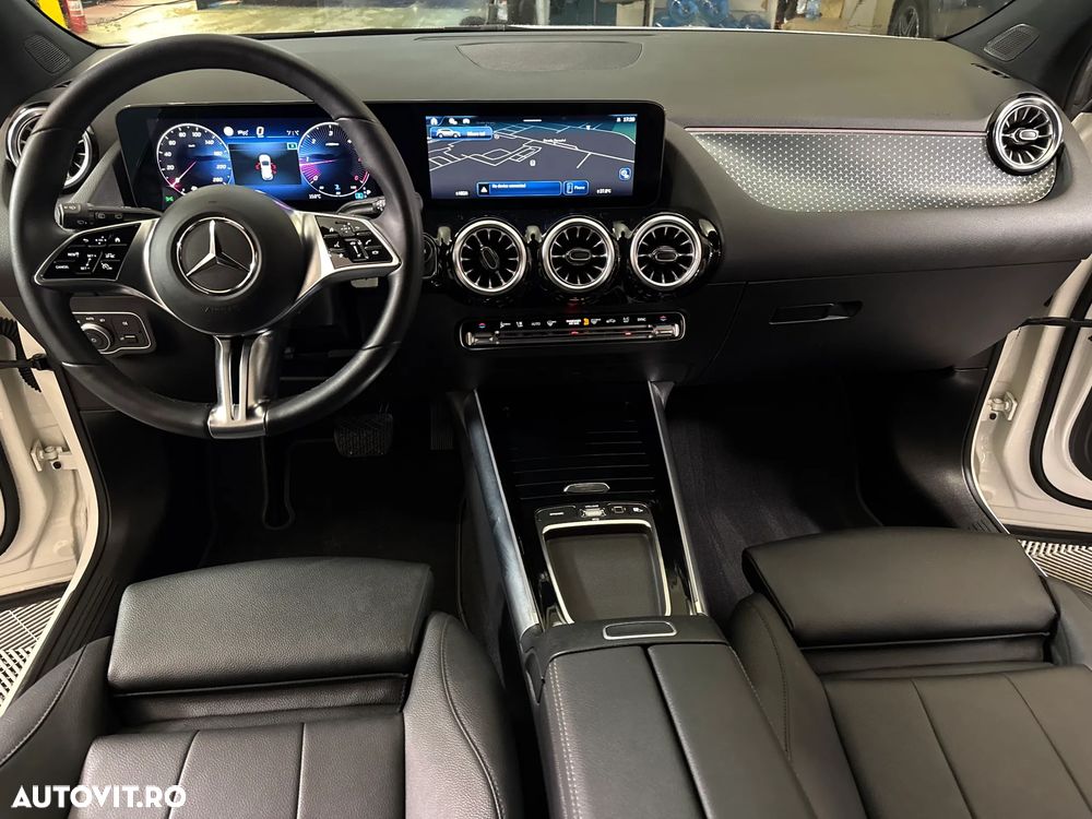 Mercedes-Benz GLA - 11