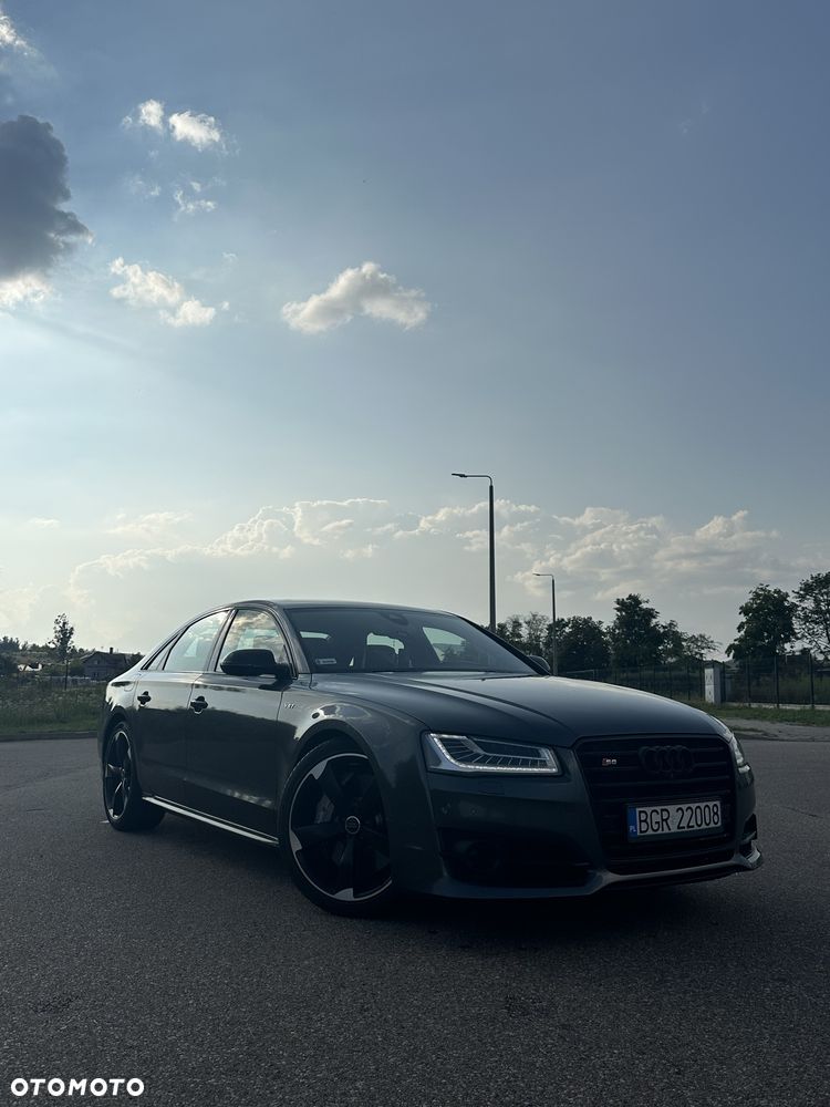 Audi S8 - 1