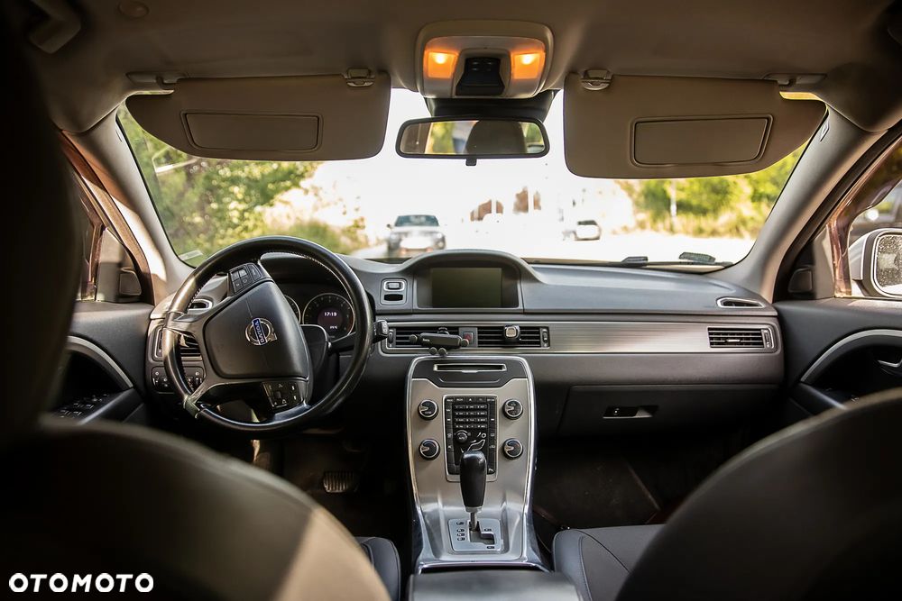 Volvo V70 D4 Geartronic Summum - 17