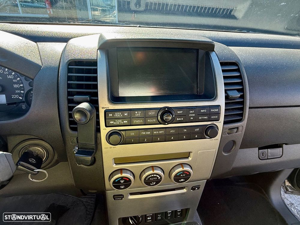Nissan Navara 2.5 dCi CD LE Prem.+BDT AT - 10