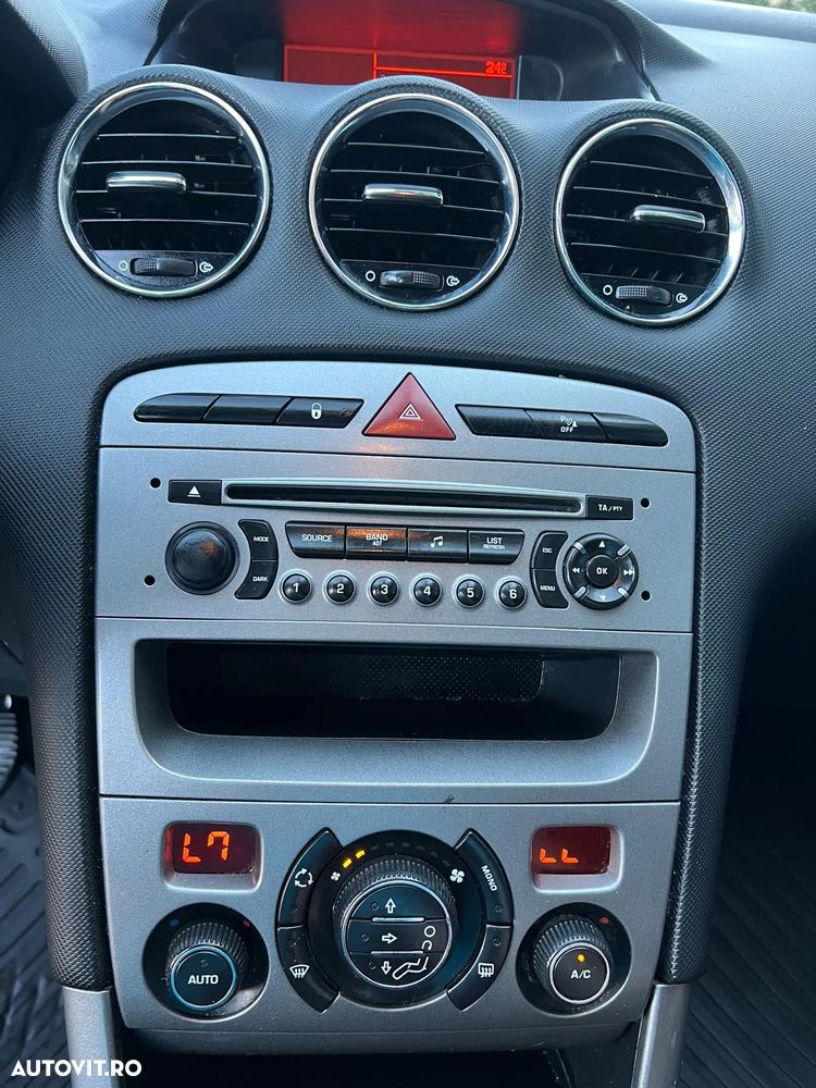 Peugeot 308 1.6E Premium - 6