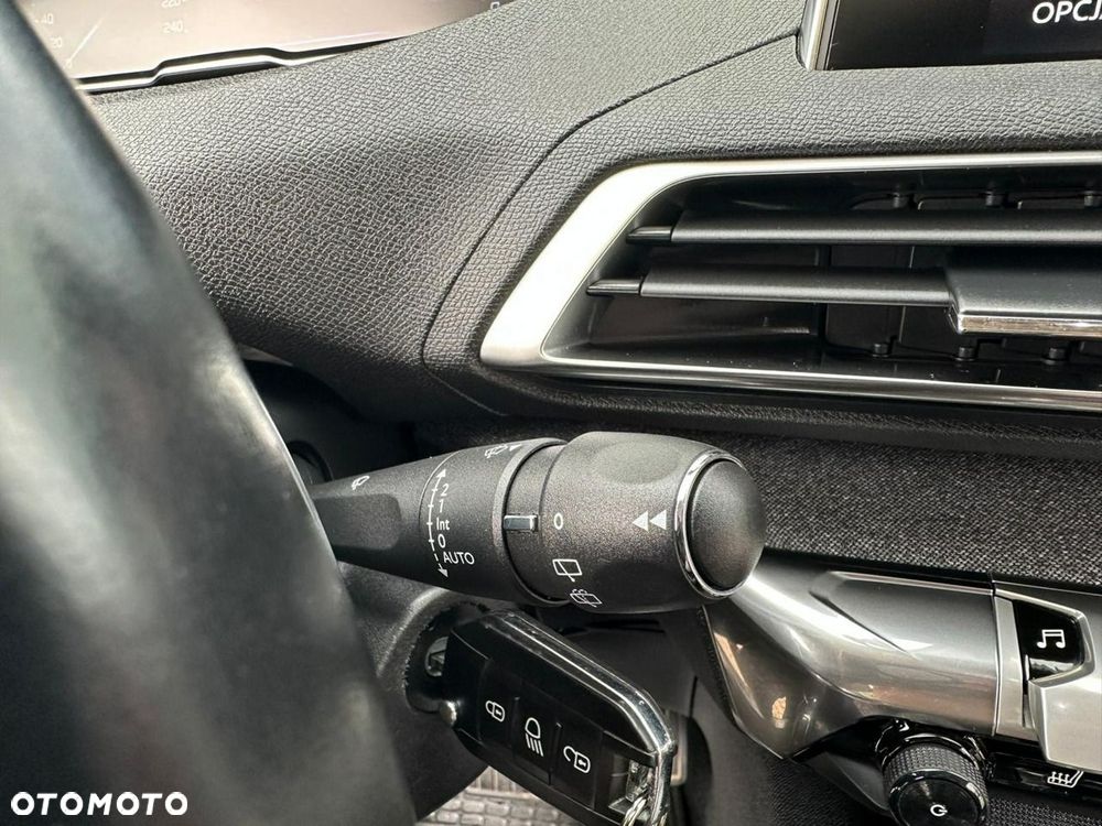 Peugeot 5008 1.5 BlueHDi Active S&S EAT8 - 27