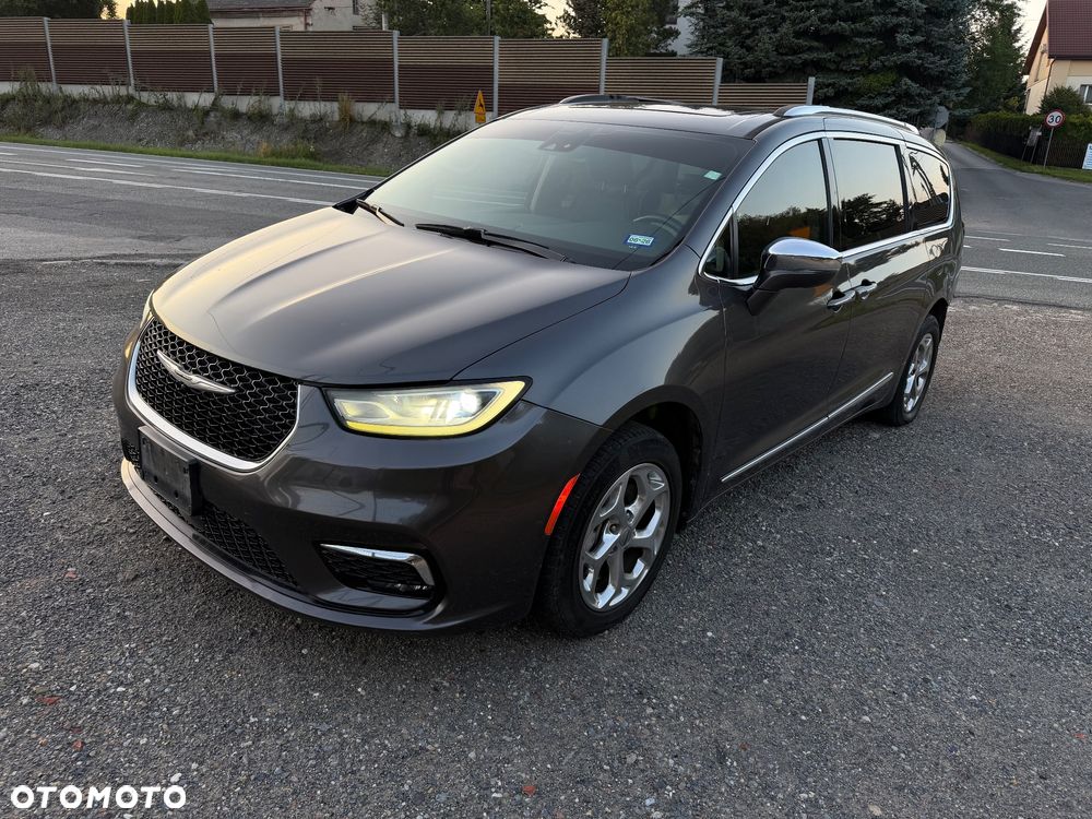 Chrysler Pacifica - 1