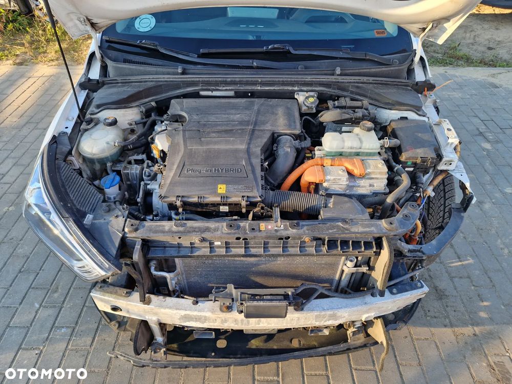 Hyundai IONIQ - 24