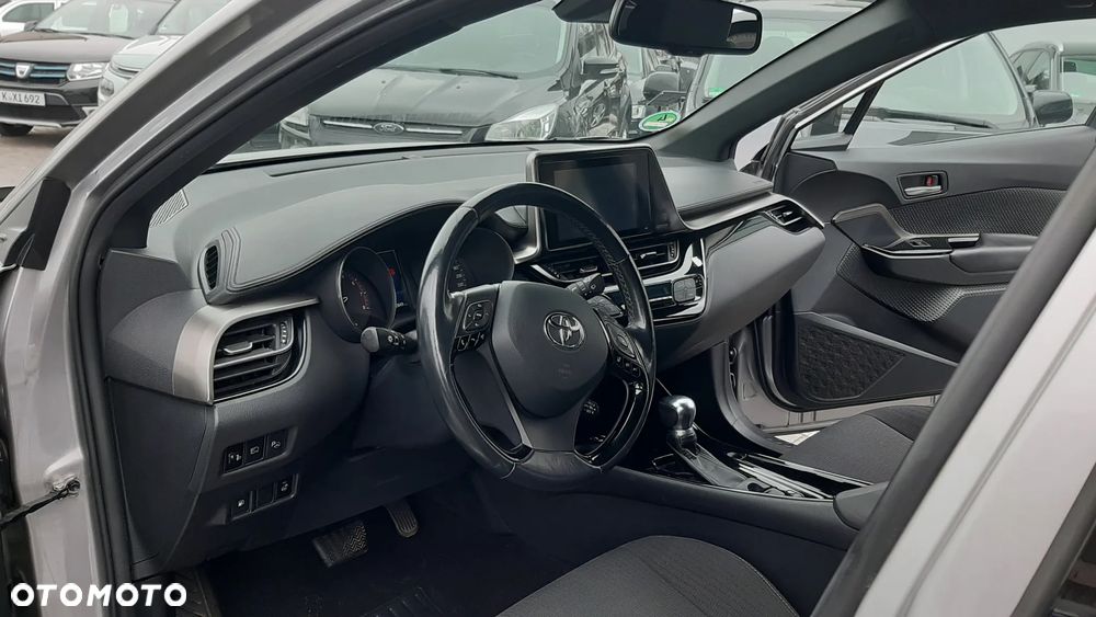Toyota C-HR - 11