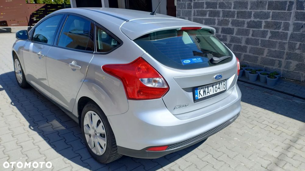 Ford Focus 1.6 Trend - 12