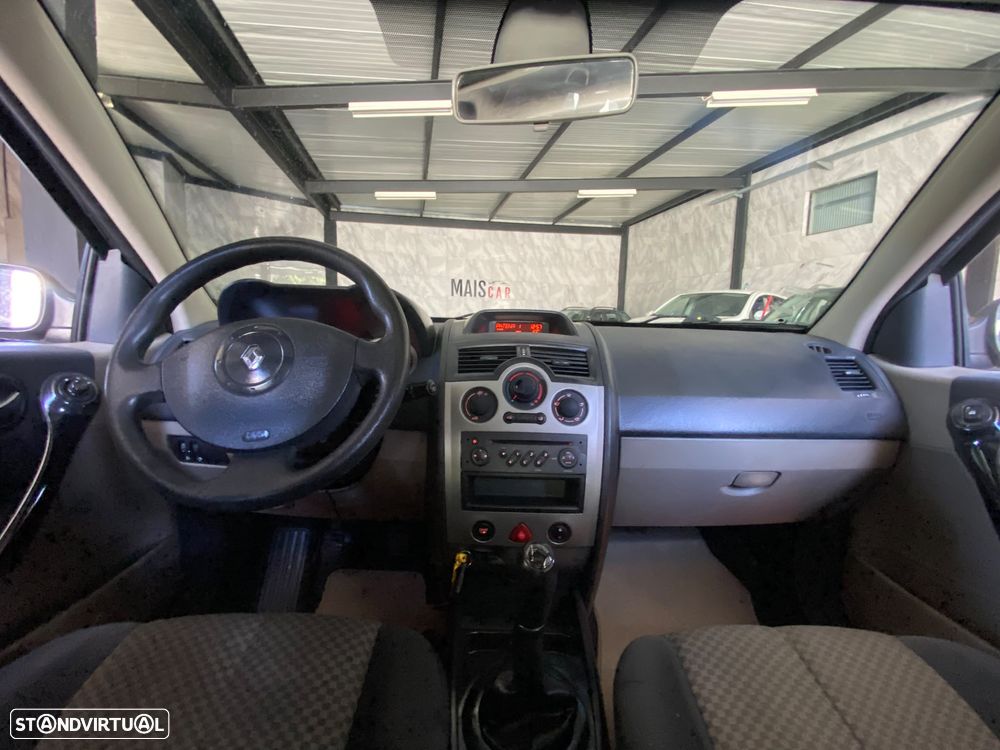 Renault Mégane Break 1.5 dCi Dynamique - 8