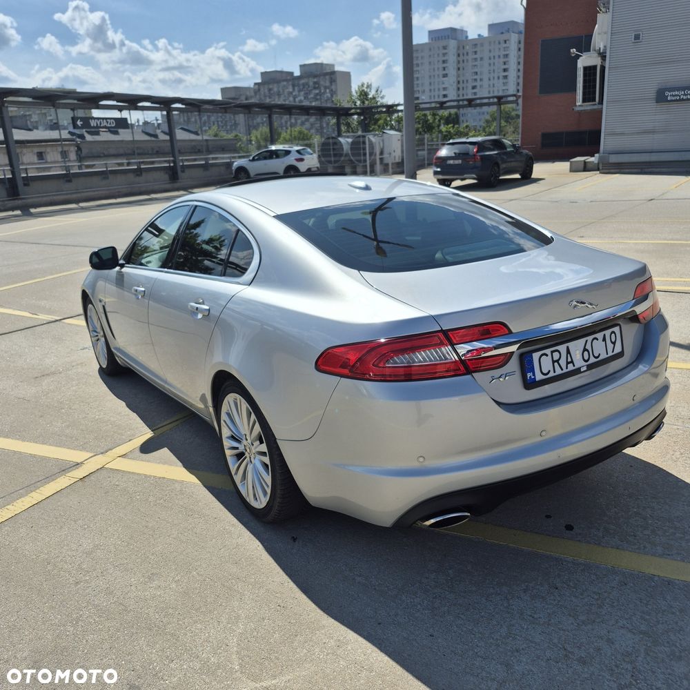 Jaguar XF - 4