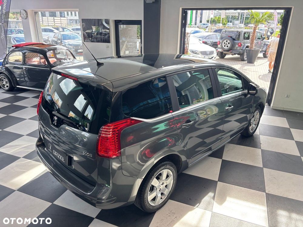 Peugeot 5008 - 5