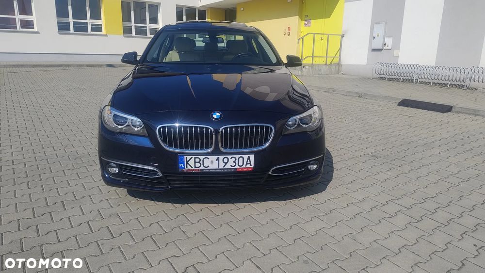 BMW Seria 5 528i xDrive Luxury Line - 2
