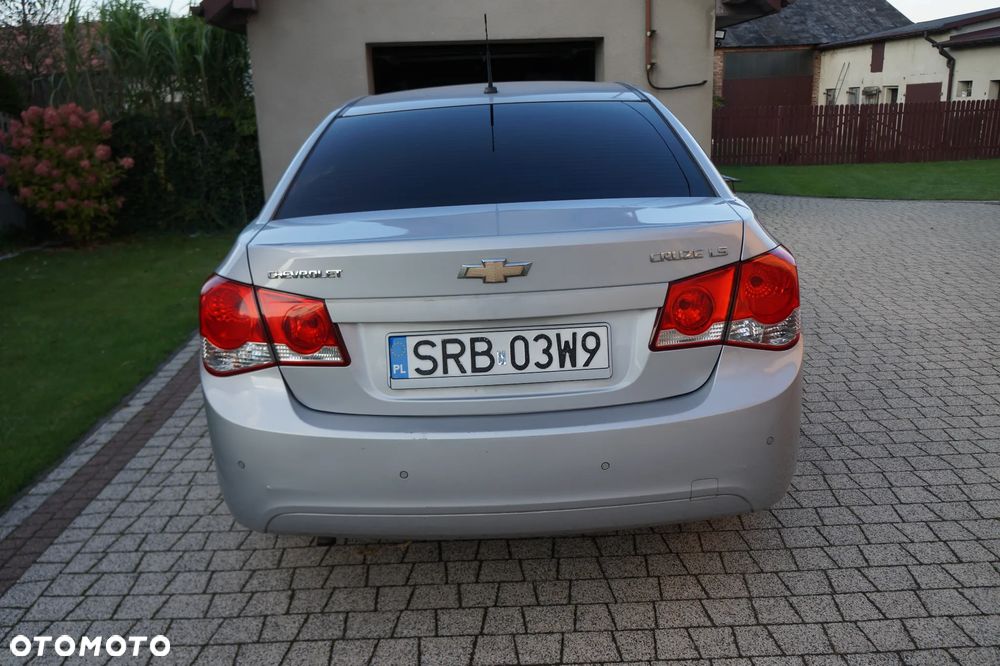 Chevrolet Cruze - 12