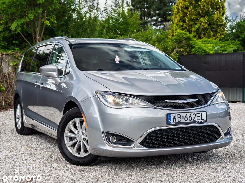 Chrysler Pacifica - 3