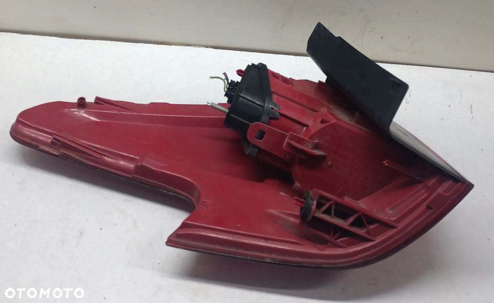 LAMPA NAROŻNA LEWY ,PRAWY TYŁ-CITROEN C5 III/ KOMBI -2010rok / EUROPA - 2