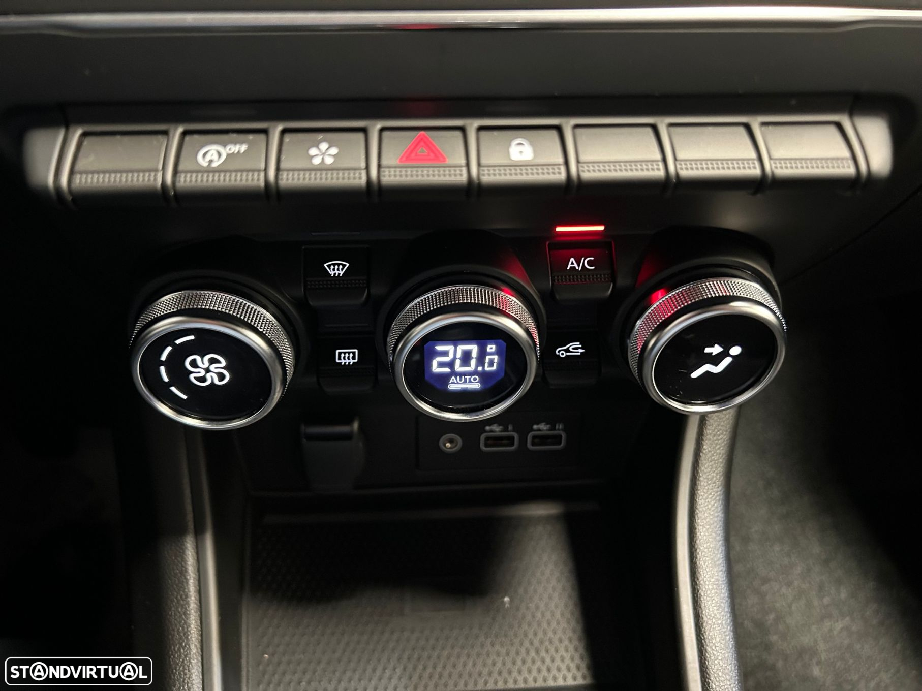 Renault Captur 1.0 TCe Techno - 32