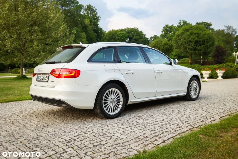 Audi A4 Avant 2.0 TDI DPF clean diesel quattro S tronic S line Sportpaket - 12