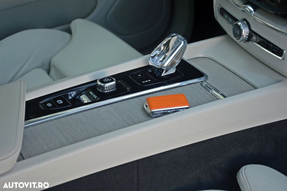 Volvo XC 60 T8 Twin Engine AWD Geartronic Inscription - 31