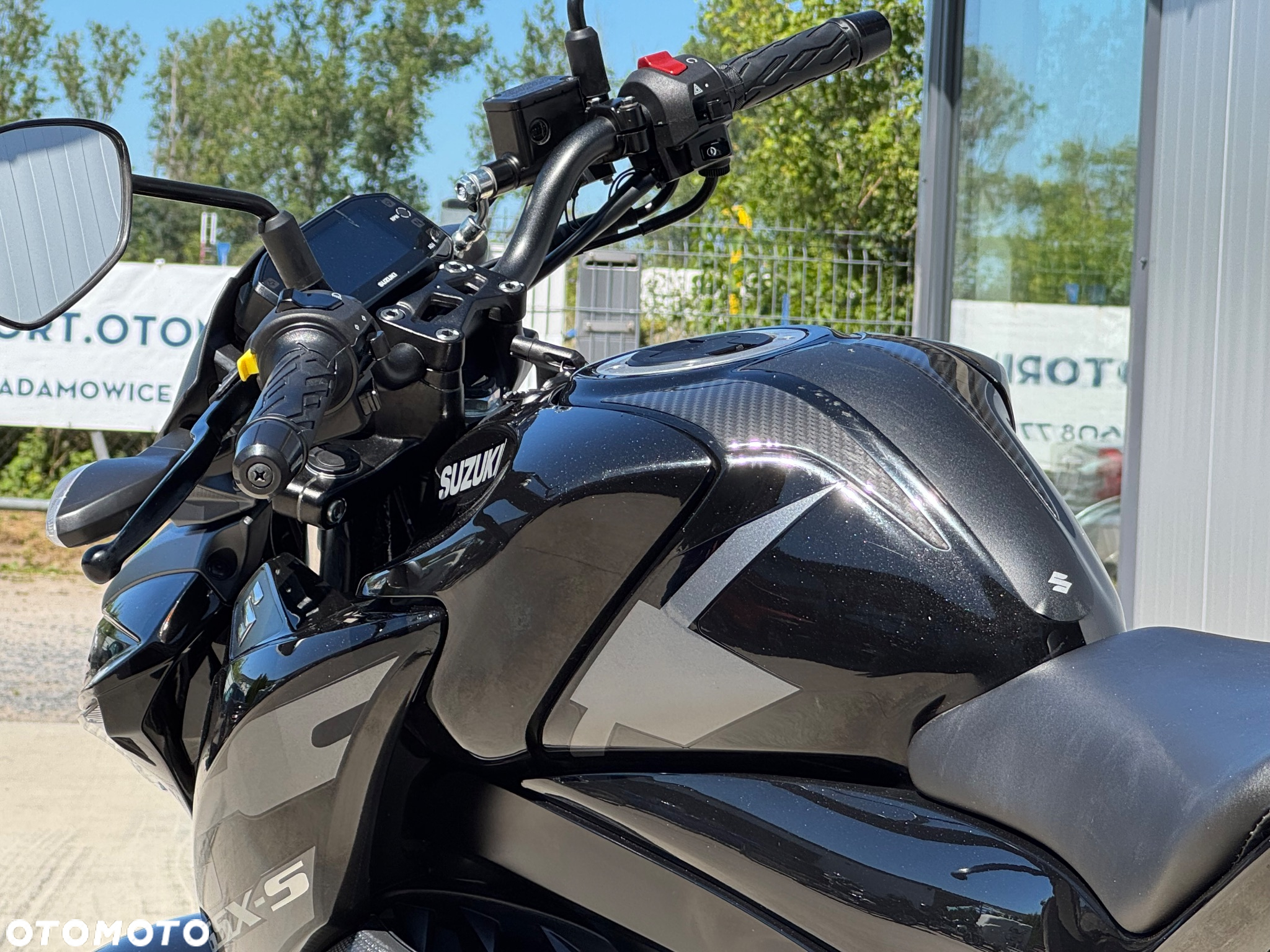 Suzuki GSX - 22
