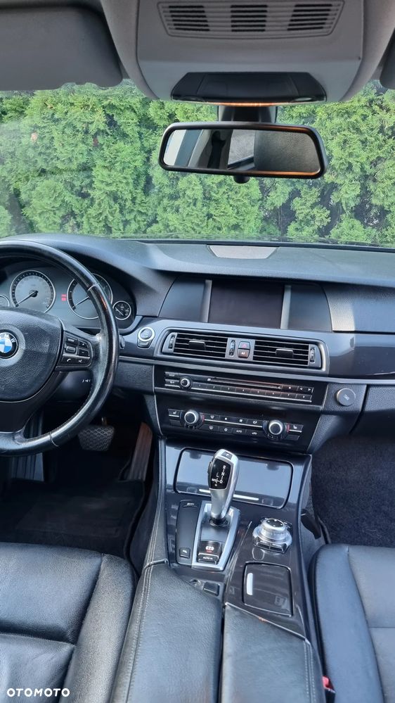 BMW Seria 5 520d Touring - 13