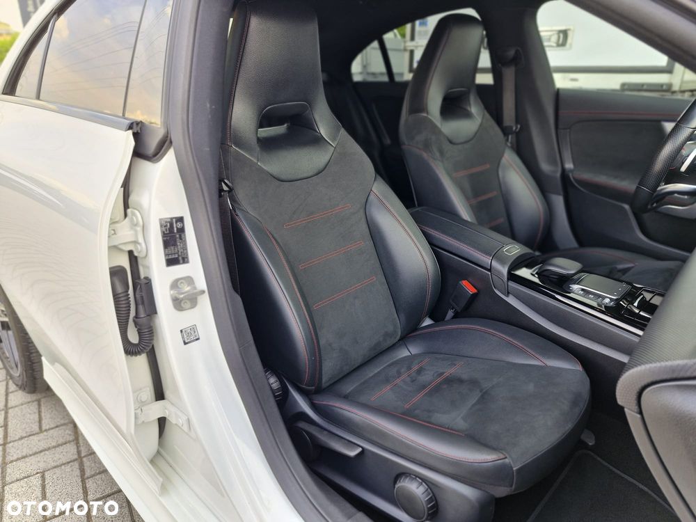 Mercedes-Benz CLA 200 AMG Line 7G-DCT - 18