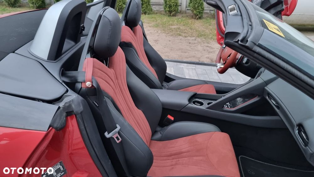 MG Cyberster 77kWh RWD Czarny Dach - 20