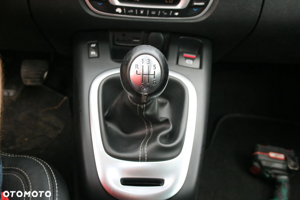 Renault Scenic 1.5 dCi Energy Bose EU6 - 12