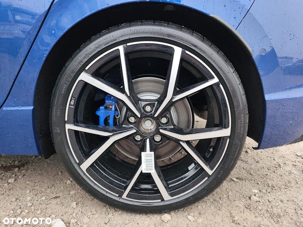 Volkswagen Golf - 30