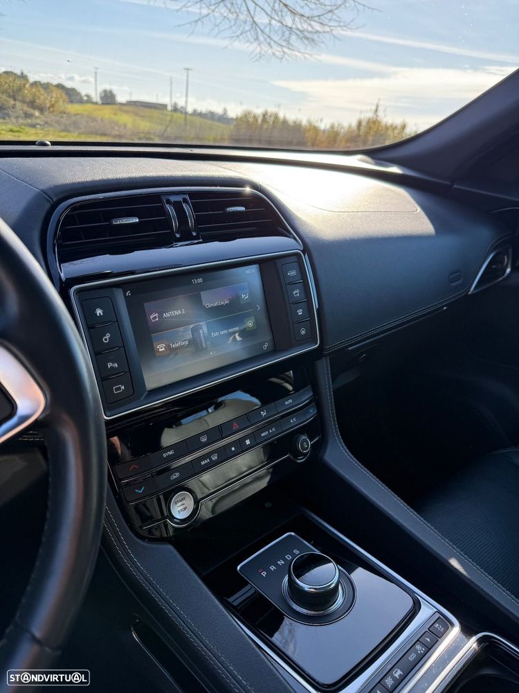 Jaguar F-Pace 2.0 i4D R-Sport AWD Aut. - 12