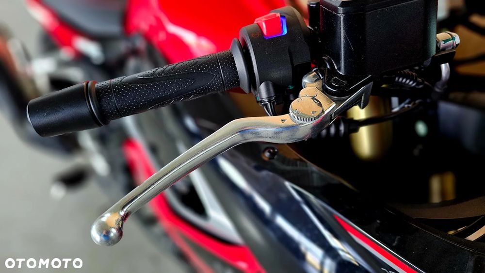 QJMOTOR SRK 125R - 17