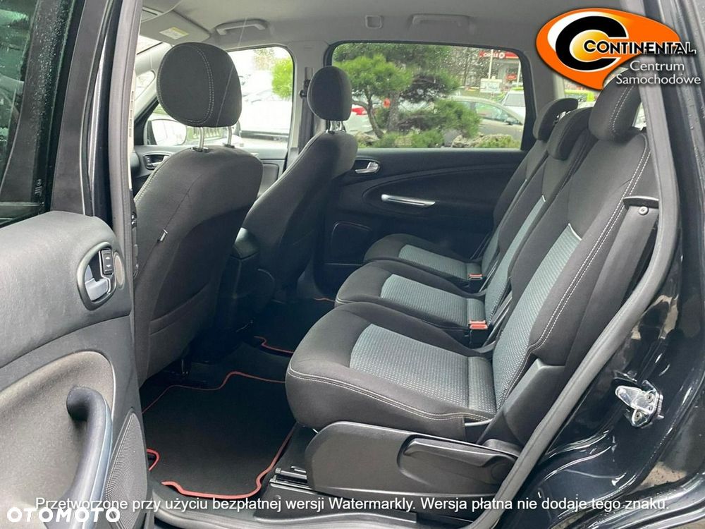 Ford S-Max - 14