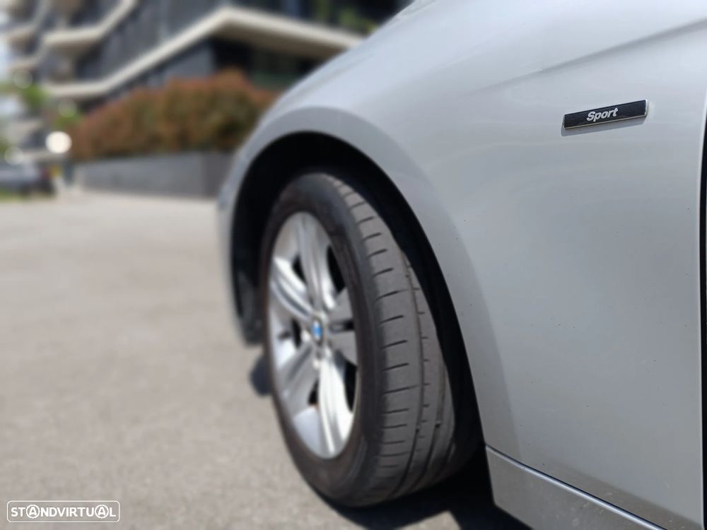 BMW 320 d Line Sport - 23