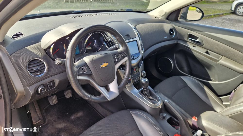 Chevrolet Cruze SW 1.7 VCDi LTZ - 8