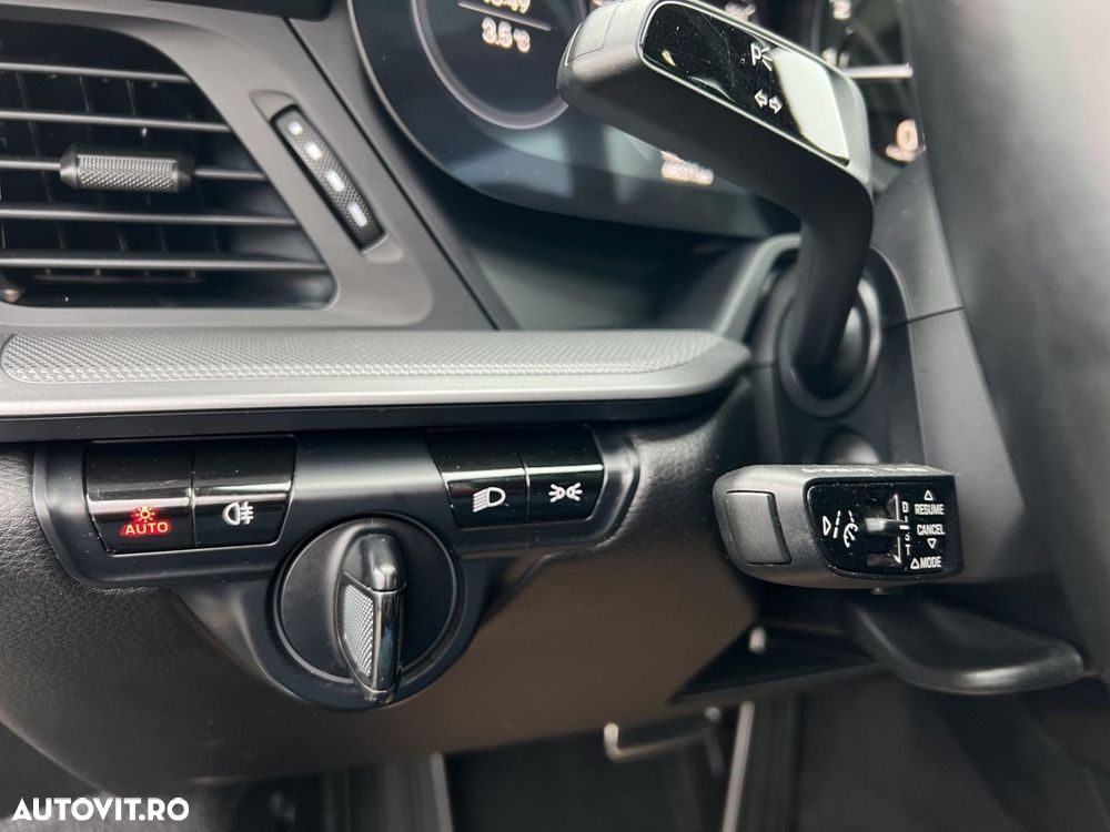 Porsche 911 Carrera PDK - 25