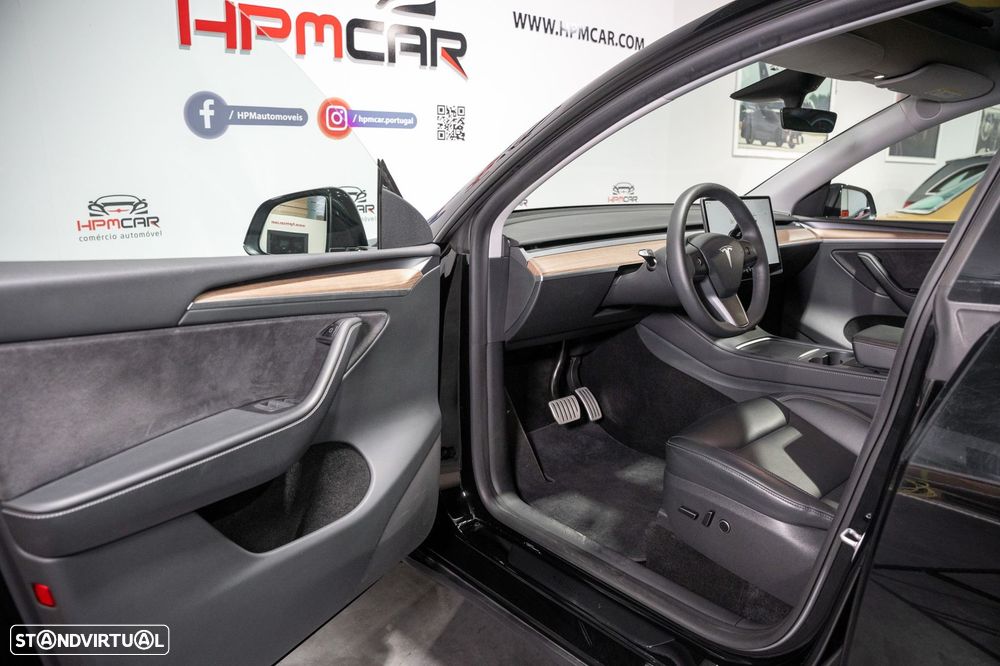 Tesla Model Y Performance Dual Motor AWD - 38