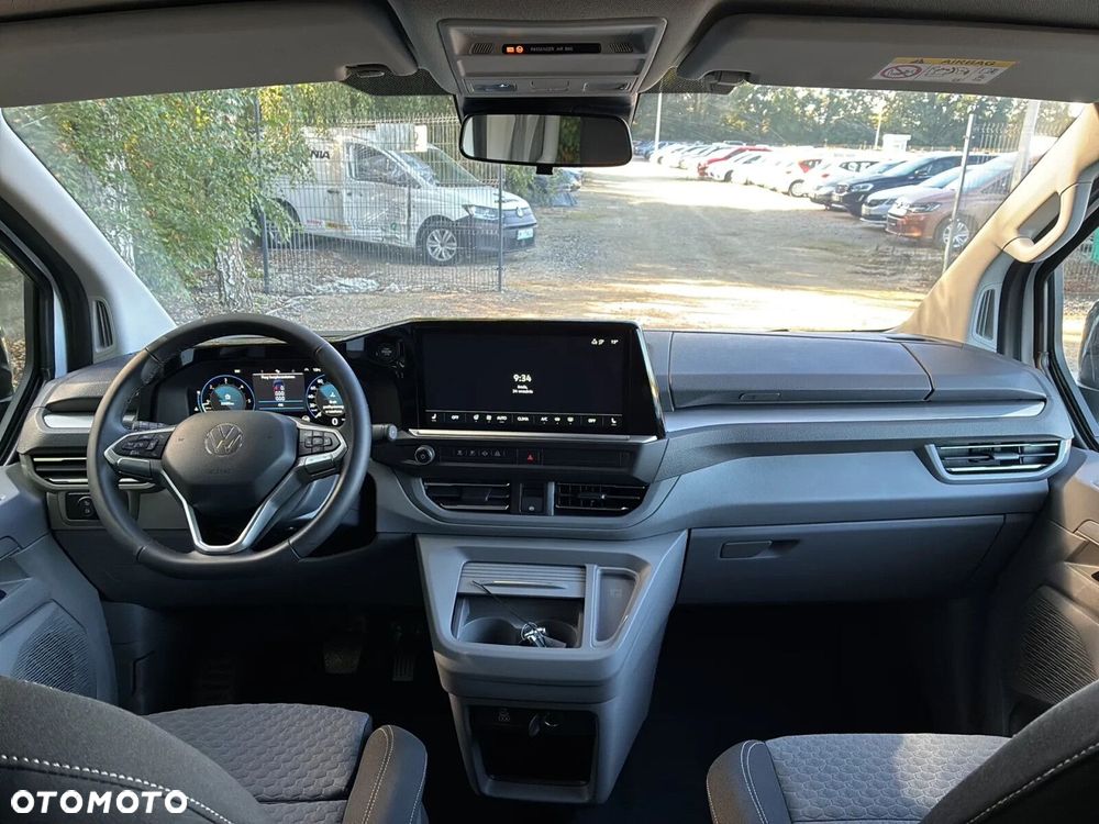 Volkswagen Caravelle - 11