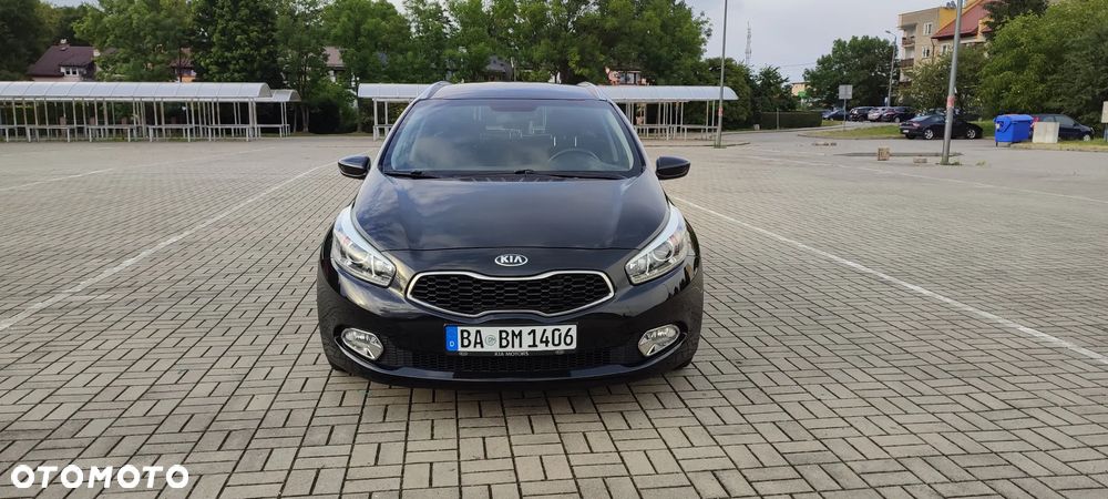 Kia Ceed 1.6 CRDi 136 ISG Dream-Team Edition - 10