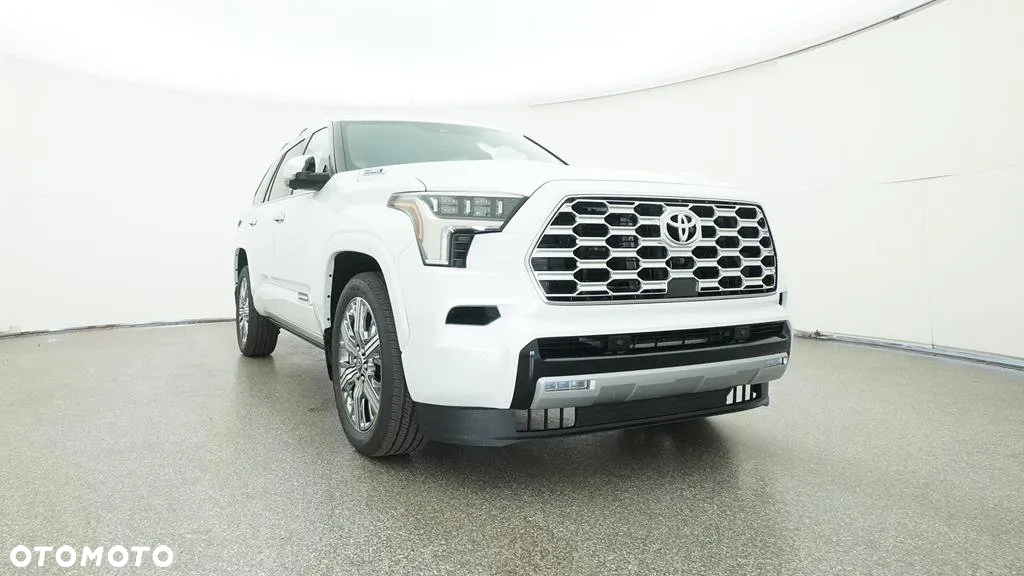 Toyota Sequoia - 13