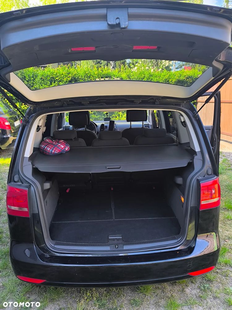 Volkswagen Touran - 10