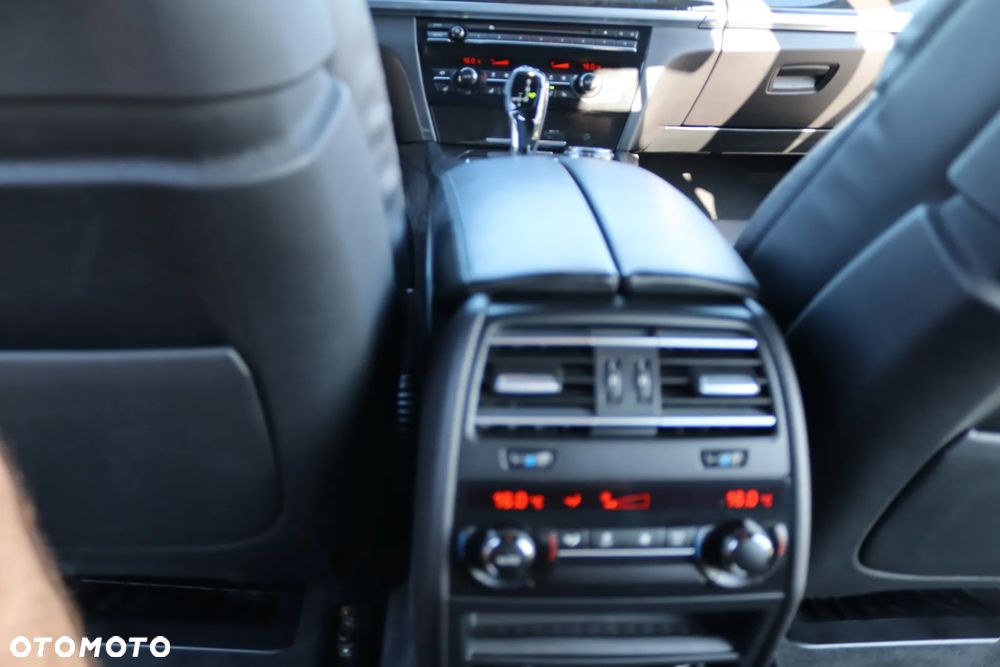 BMW Seria 7 750i - 30