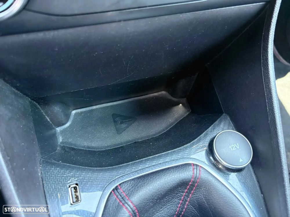 Ford Fiesta 1.0 EcoBoost ST-Line - 50