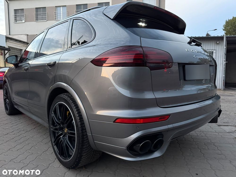 Porsche Cayenne Turbo S - 9