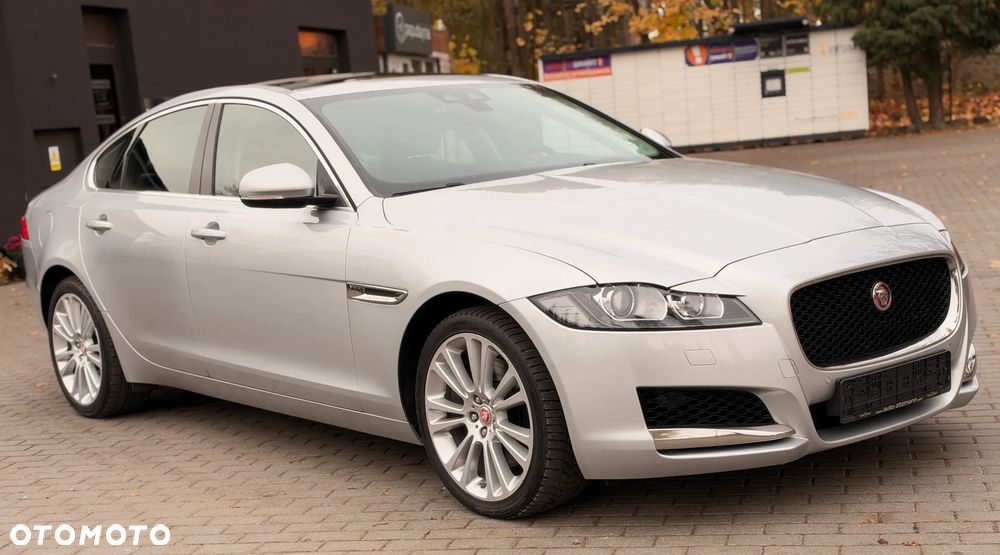 Jaguar XF 3.0 TDV6 300 Sport - 4
