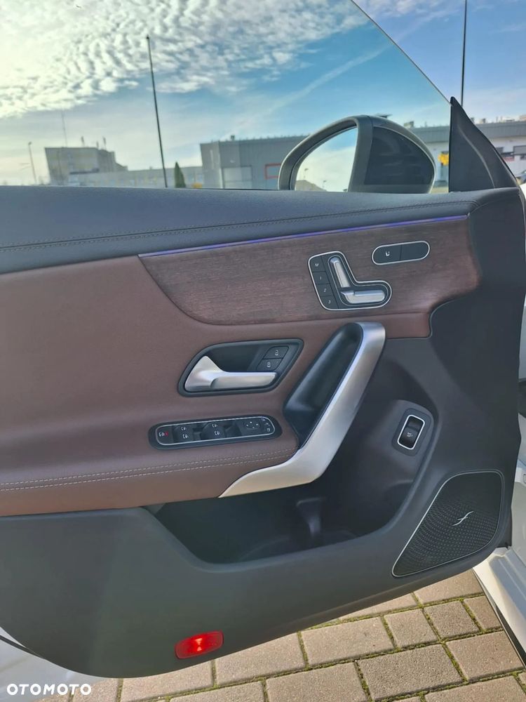 Mercedes-Benz CLA - 16