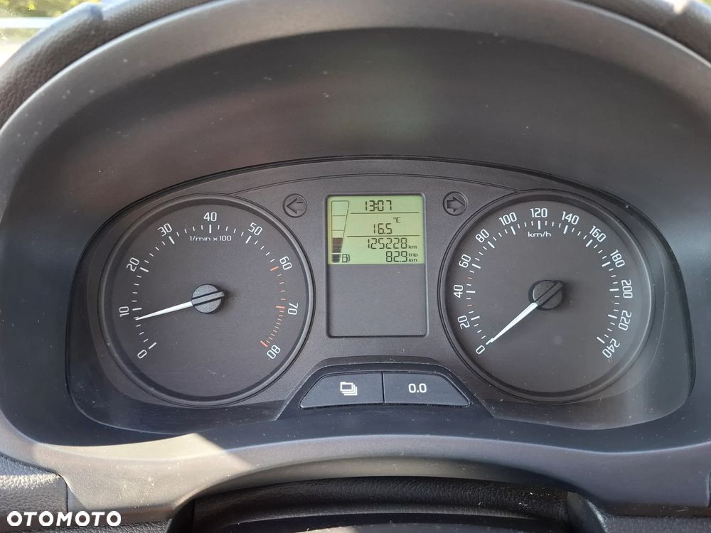 Skoda Fabia 2013 photo 3
