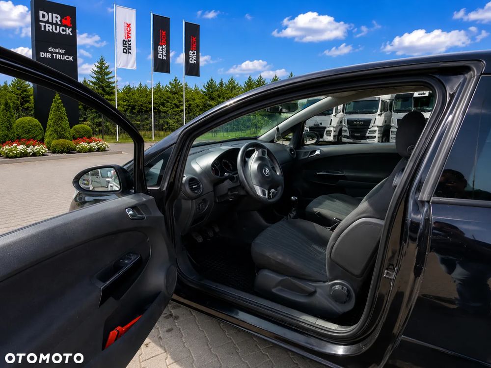 Opel Corsa 1.2 16V Cosmo - 10