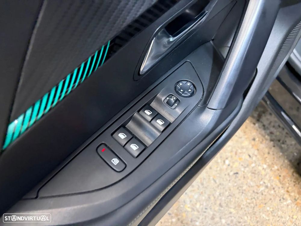 Peugeot e-2008 50 kWh Allure - 15