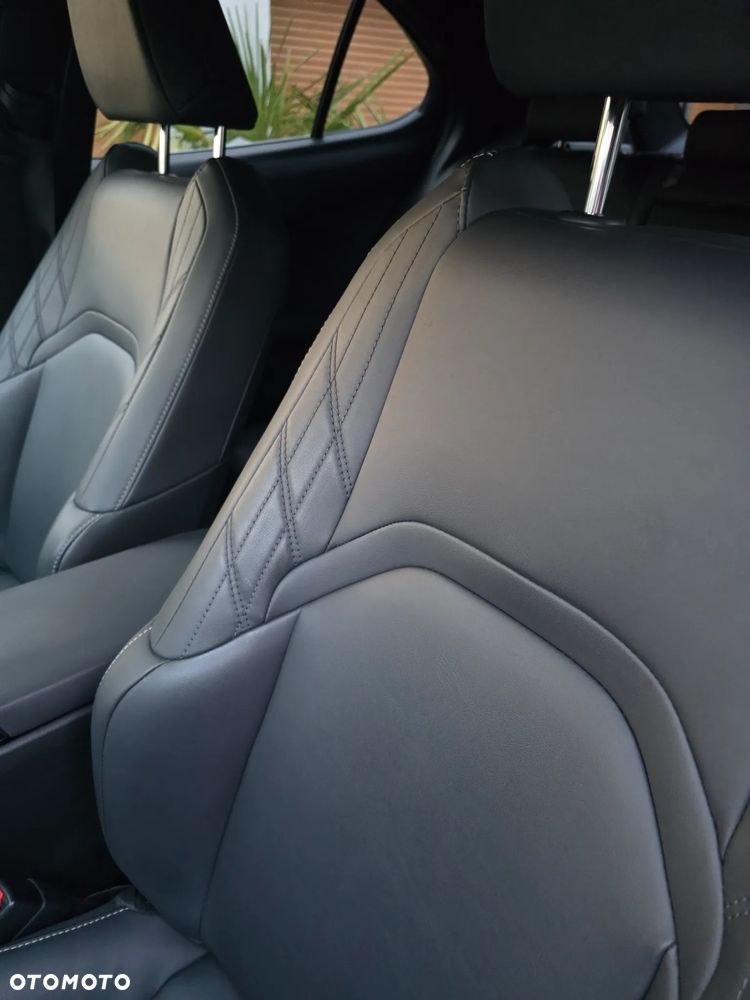 Lexus UX - 24