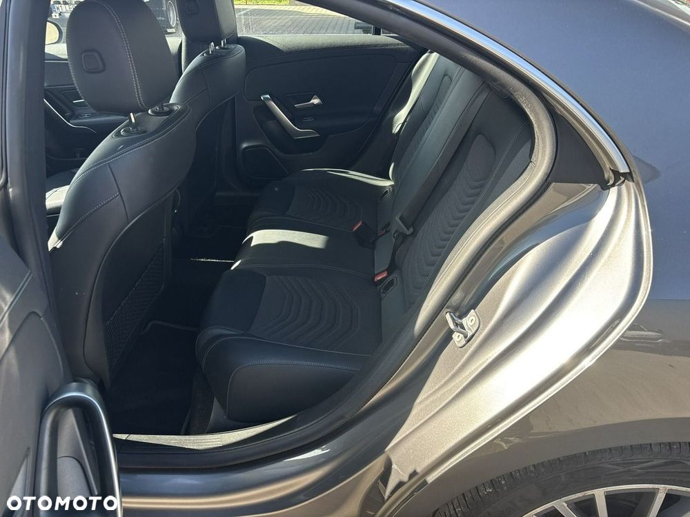 Mercedes-Benz CLA 180 7G-DCT Progressive - 19