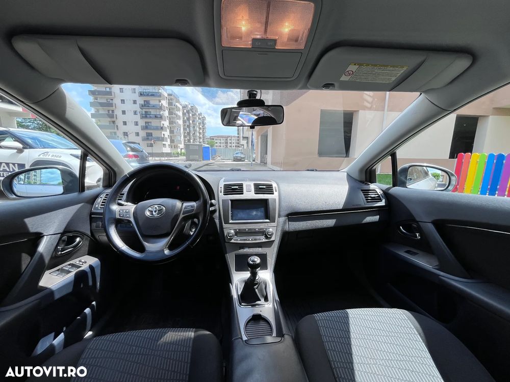 Toyota Avensis - 12